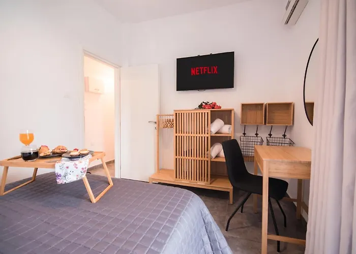 Lefkes Summer House #1 *